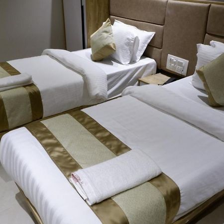 Hotel Amber Paramount Bombay Extérieur photo