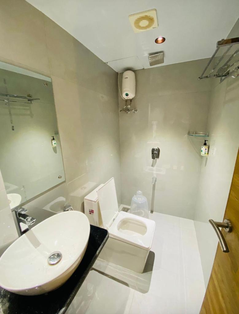Hotel Amber Paramount Bombay Extérieur photo